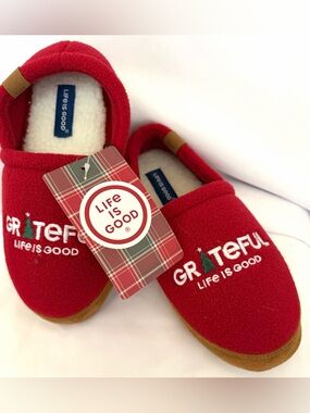 Life Is Good Red Womens cozy Slip-On Slippers with 'Grateful' Embroidery